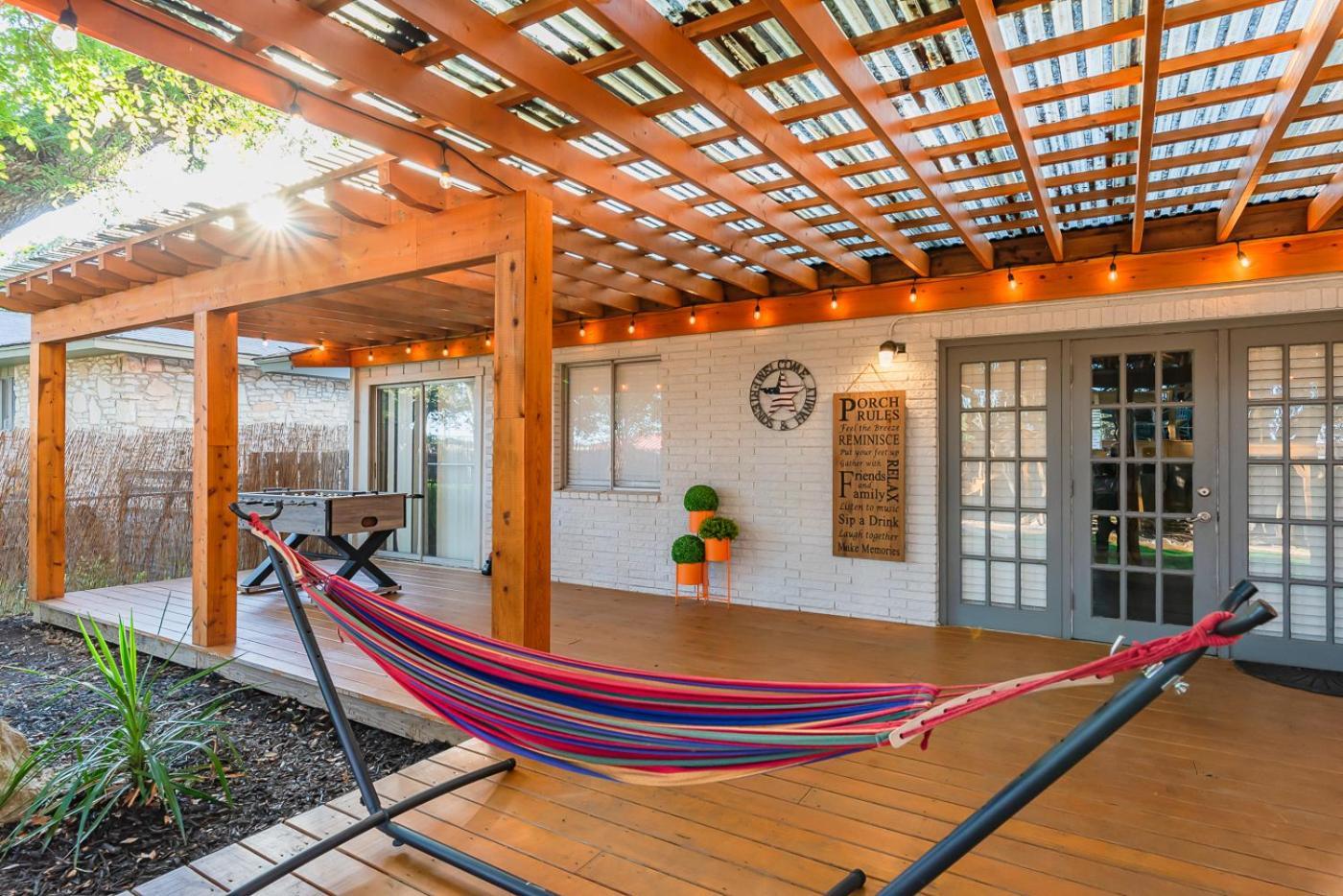 Luxurious Home With Hot Tub & Tree Deck By 6Flags Сан-Антонио Экстерьер фото